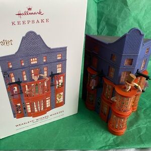 Hallmark Keepsake Weasley's Wizard Wheezes Christmas Ornament QXI3257  2019